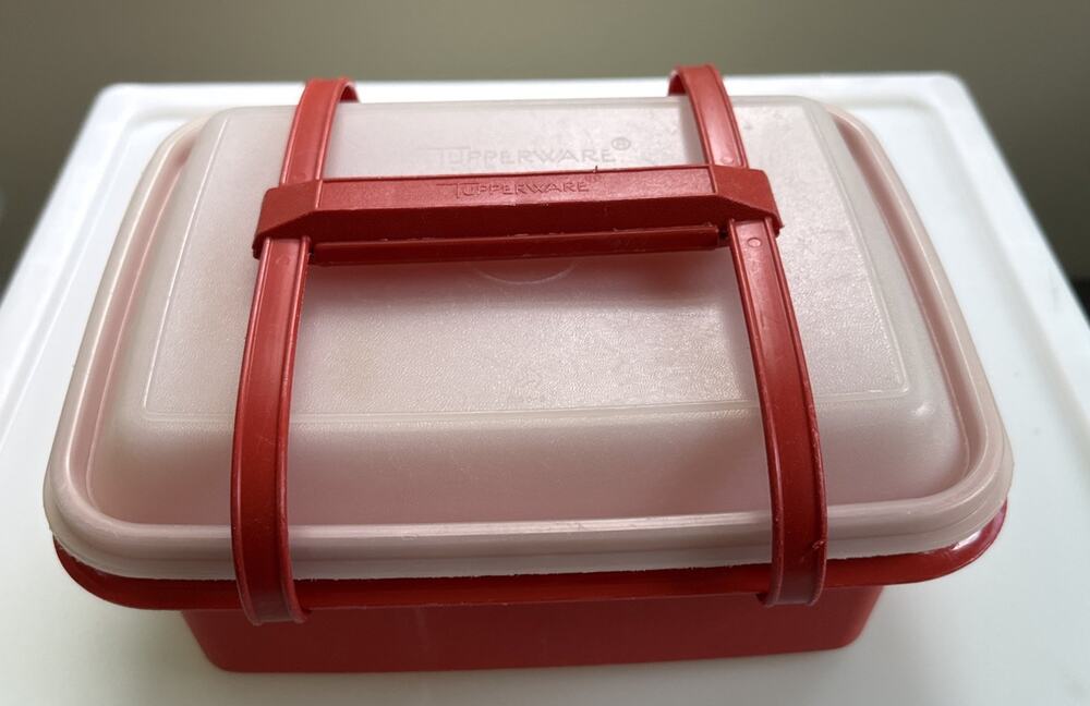 Tupperware #1254 Pack N Carry RED Lunch Box w/ Handle